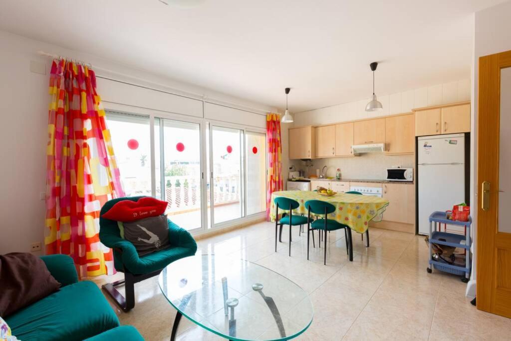 La Rapita - Apartamento De Dos Dormitorios Con Piscina Comunitaria Alcanar Dış mekan fotoğraf