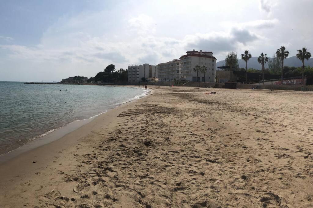 La Rapita - Apartamento De Dos Dormitorios Con Piscina Comunitaria Alcanar Dış mekan fotoğraf