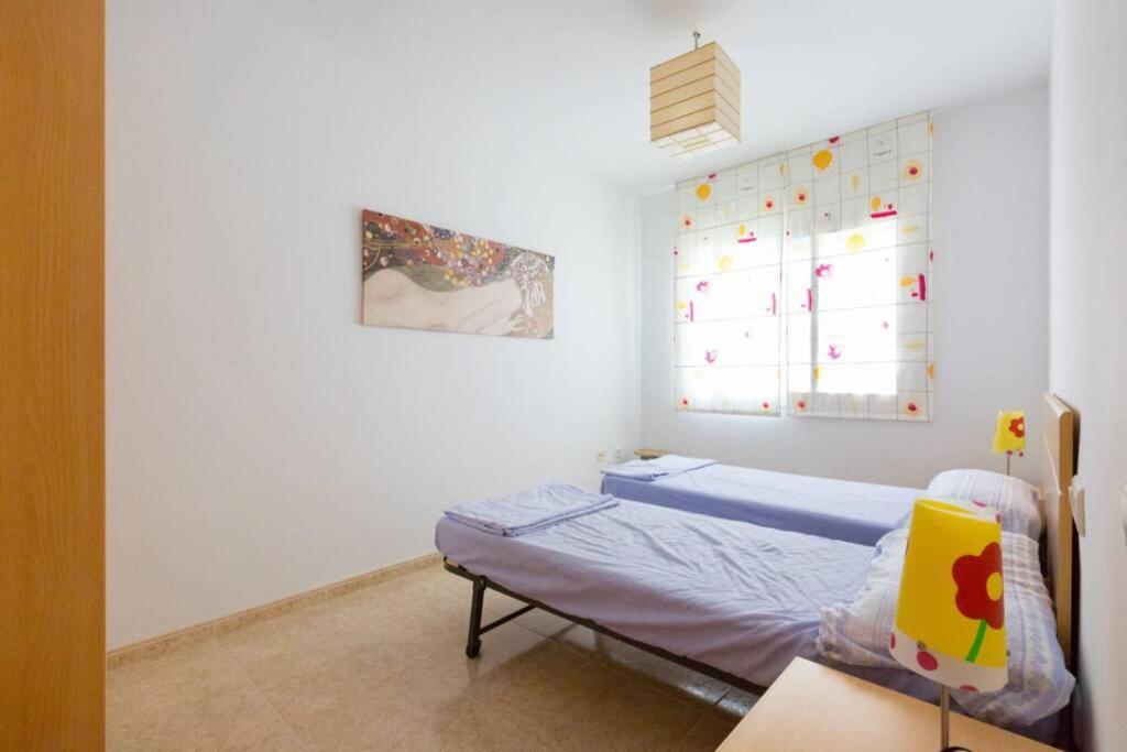 La Rapita - Apartamento De Dos Dormitorios Con Piscina Comunitaria Alcanar Dış mekan fotoğraf