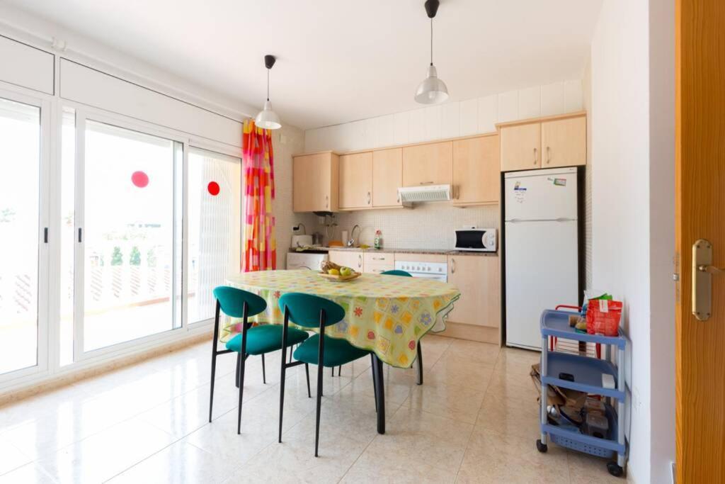 La Rapita - Apartamento De Dos Dormitorios Con Piscina Comunitaria Alcanar Dış mekan fotoğraf