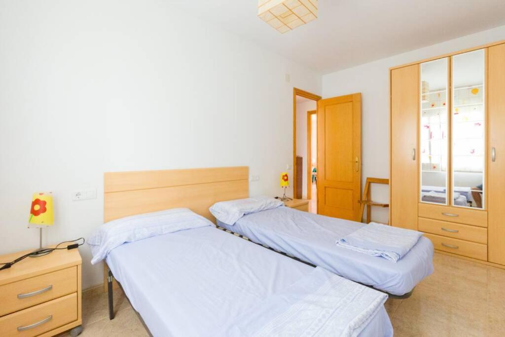 La Rapita - Apartamento De Dos Dormitorios Con Piscina Comunitaria Alcanar Dış mekan fotoğraf