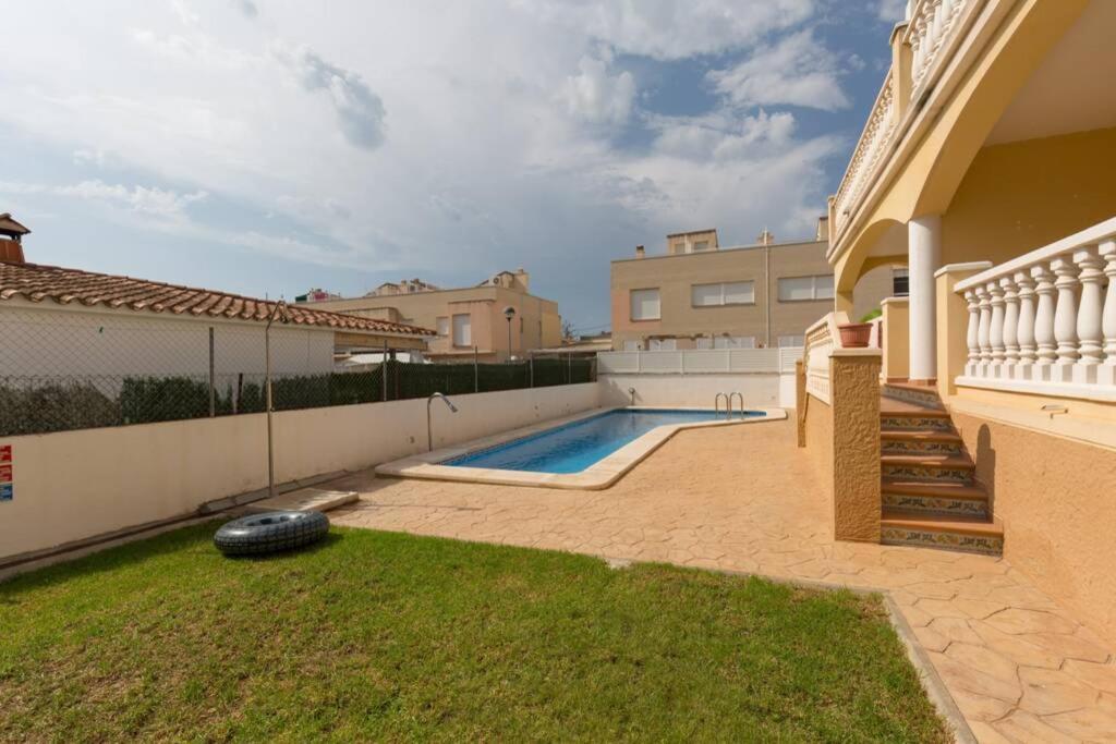 La Rapita - Apartamento De Dos Dormitorios Con Piscina Comunitaria Alcanar Dış mekan fotoğraf